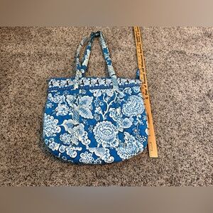 Vera Bradley Blue Lagoon RETIRED Pattern Quilted White & Blue Purse